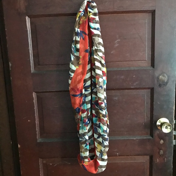 Colorful Circle Scarf - Picture 2 of 2